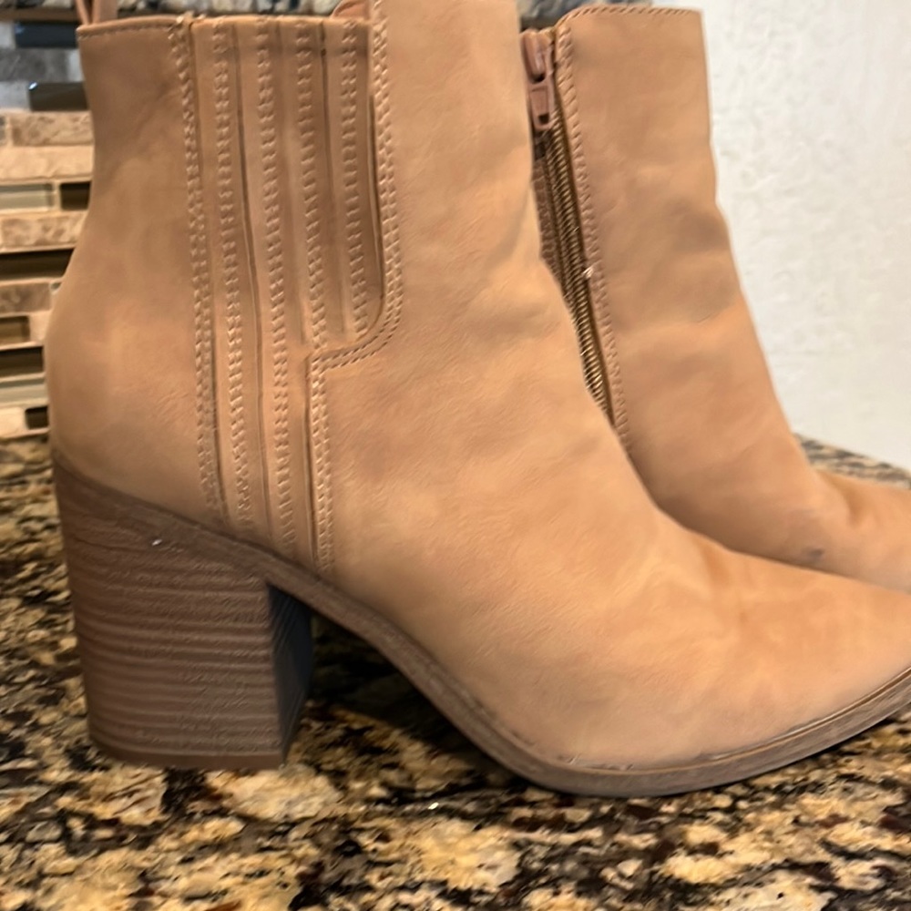 Universal Thread Booties